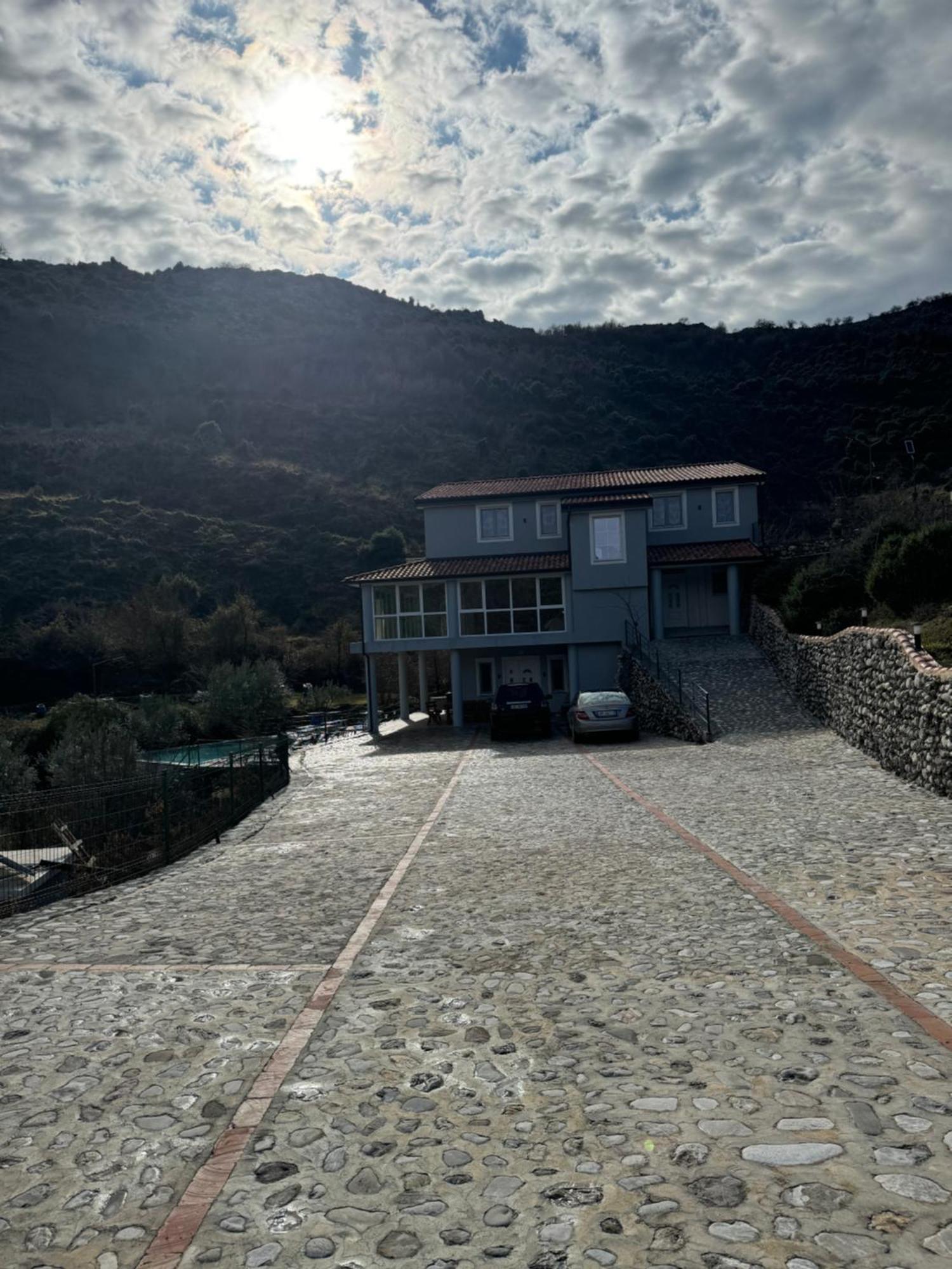 Qyteza Guest House & Camping Shkodër Eksteriør bilde